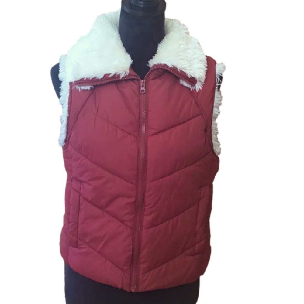 Big Chill 𝅺puffer vest with faux fur lining at collar and sleeves., size medium